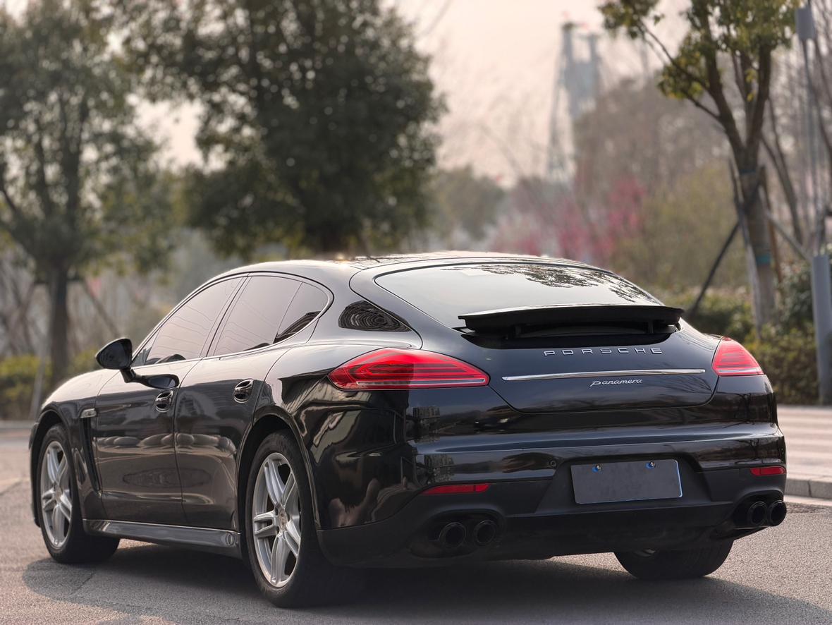 Porsche Panamera 2012 thumb 2