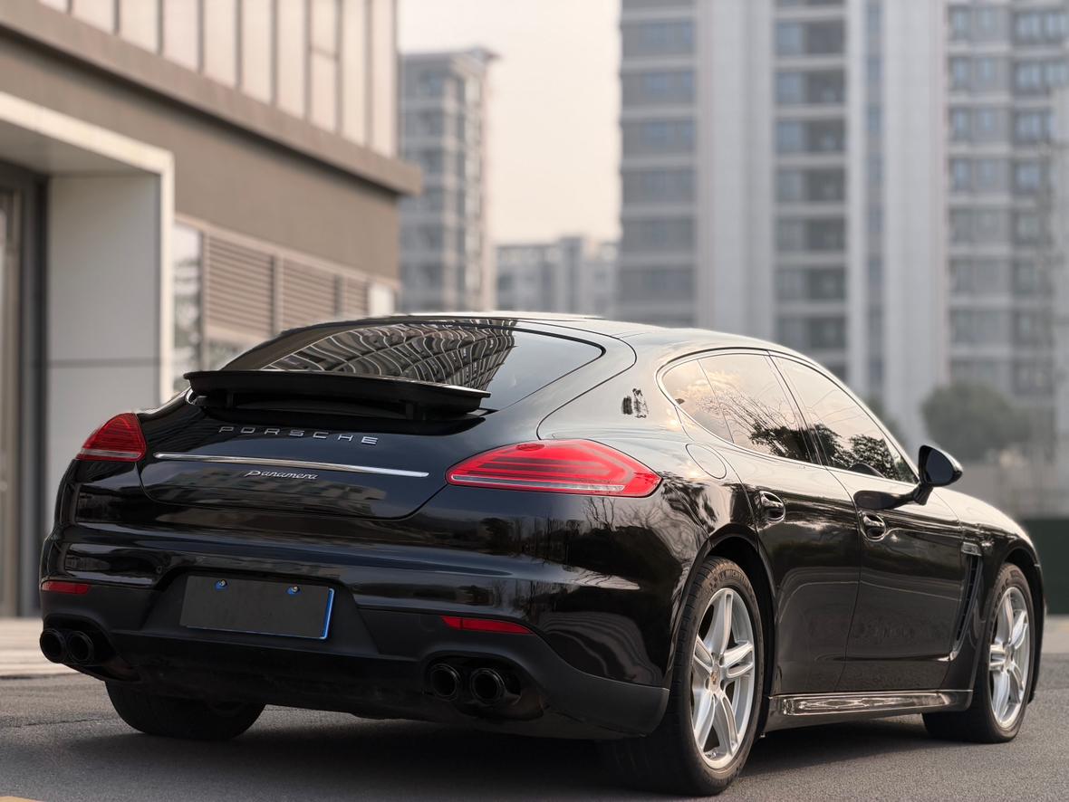 Porsche Panamera 2012 thumb 4