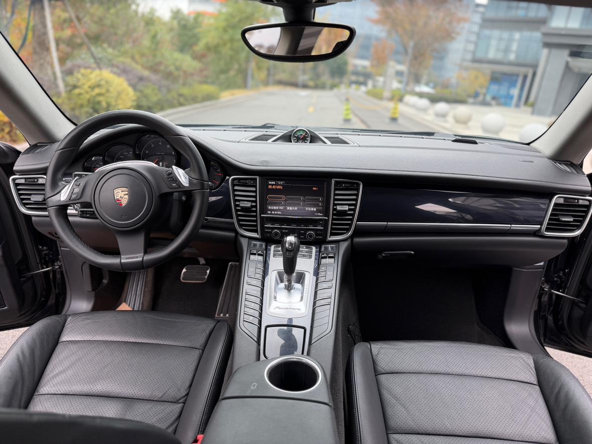 Porsche Panamera 2012 thumb 5