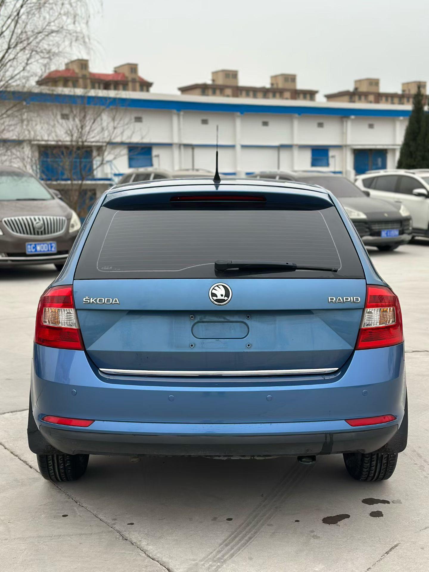 Skoda Scala 2017 thumb 11