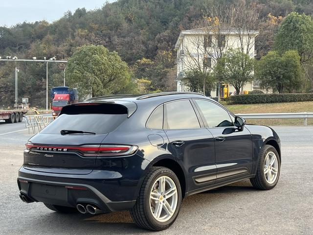 Porsche Macan 2023 thumb 3