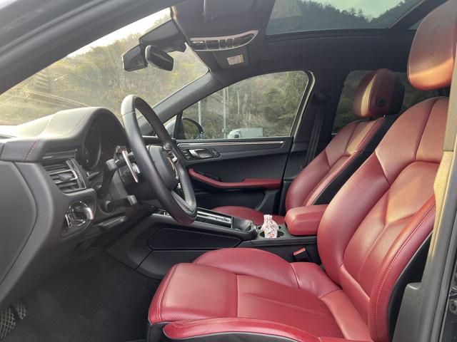 Porsche Macan 2023 thumb 4