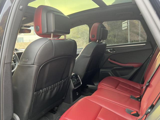 Porsche Macan 2023 thumb 5