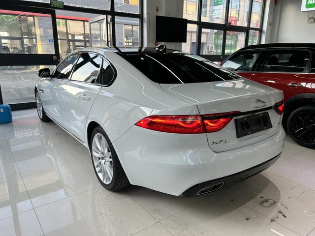 Jaguar XF 2020 thumb 2
