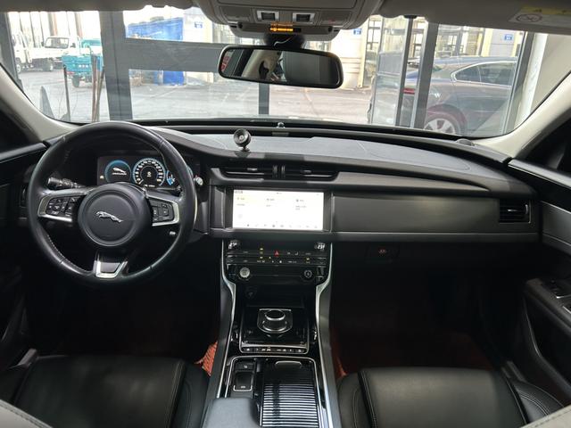 Jaguar XF 2020 thumb 7