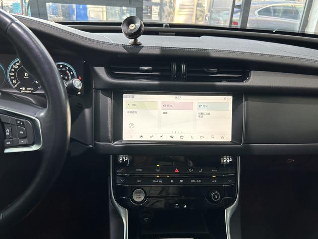 Jaguar XF 2020 thumb 9