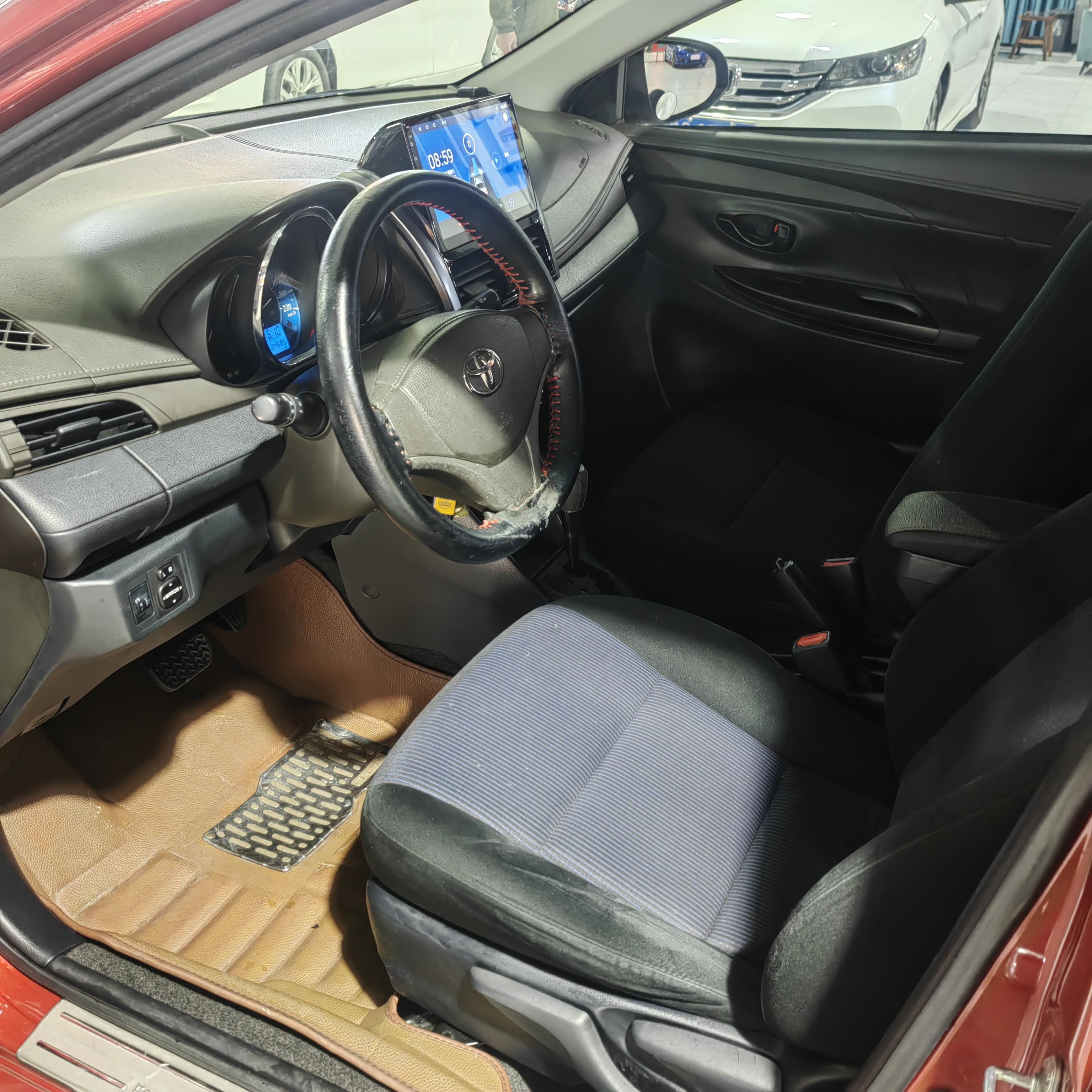 Toyota Yaris 2014 thumb 6
