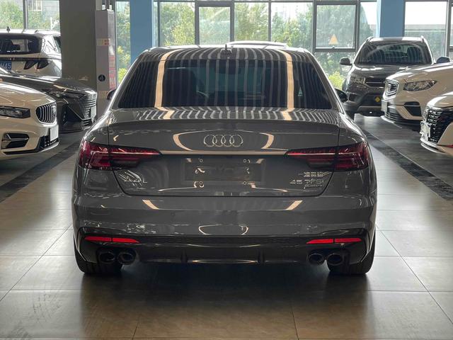 Audi A4 2022 thumb 2