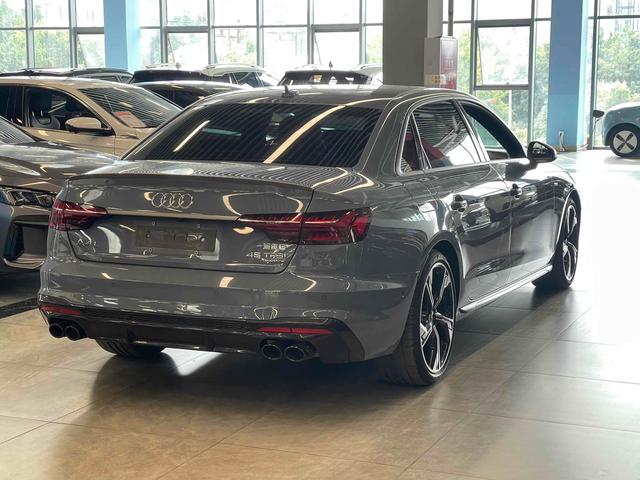 Audi A4 2022 thumb 3