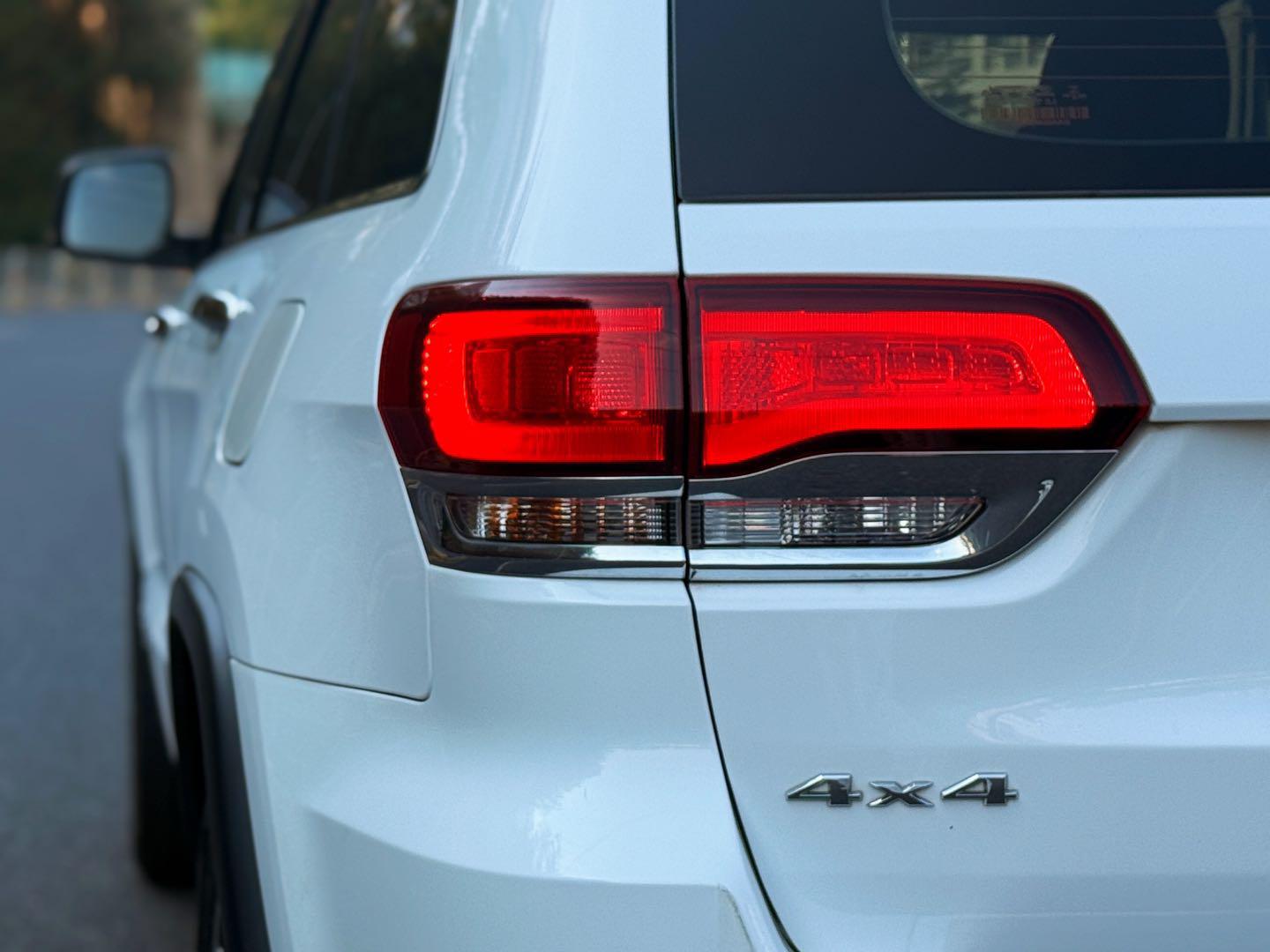 Jeep Grand Cherokee 2023 thumb 6