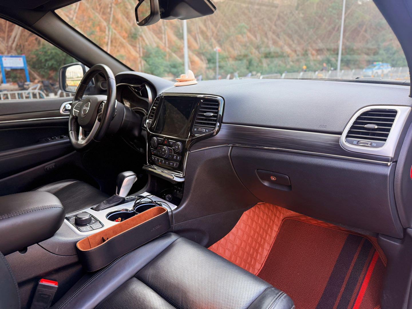 Jeep Grand Cherokee 2023 thumb 9