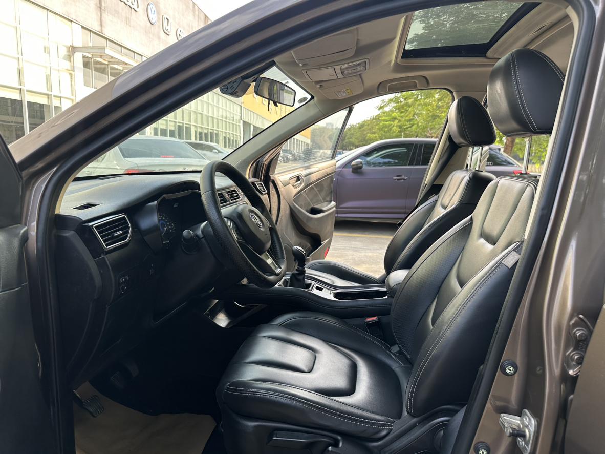 Dongfeng Fengon 580 2016 thumb 6
