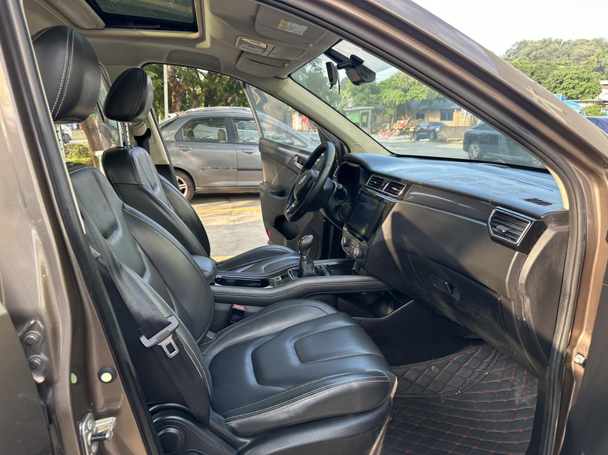 Dongfeng Fengon 580 2016 thumb 9