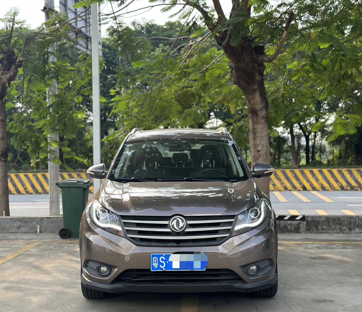 Dongfeng Fengon 580 2016 thumb 12