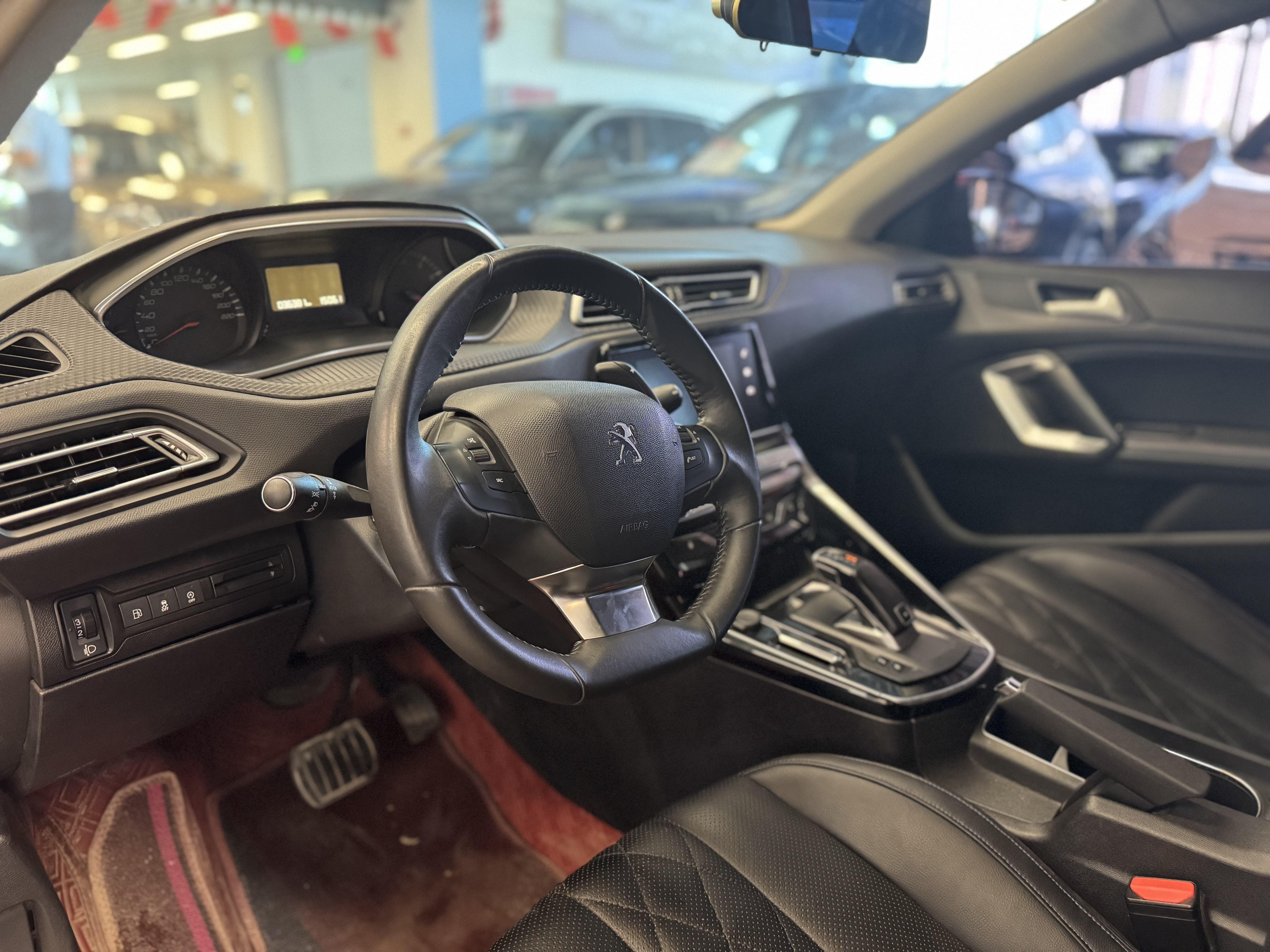 Peugeot 308 2020 thumb 5