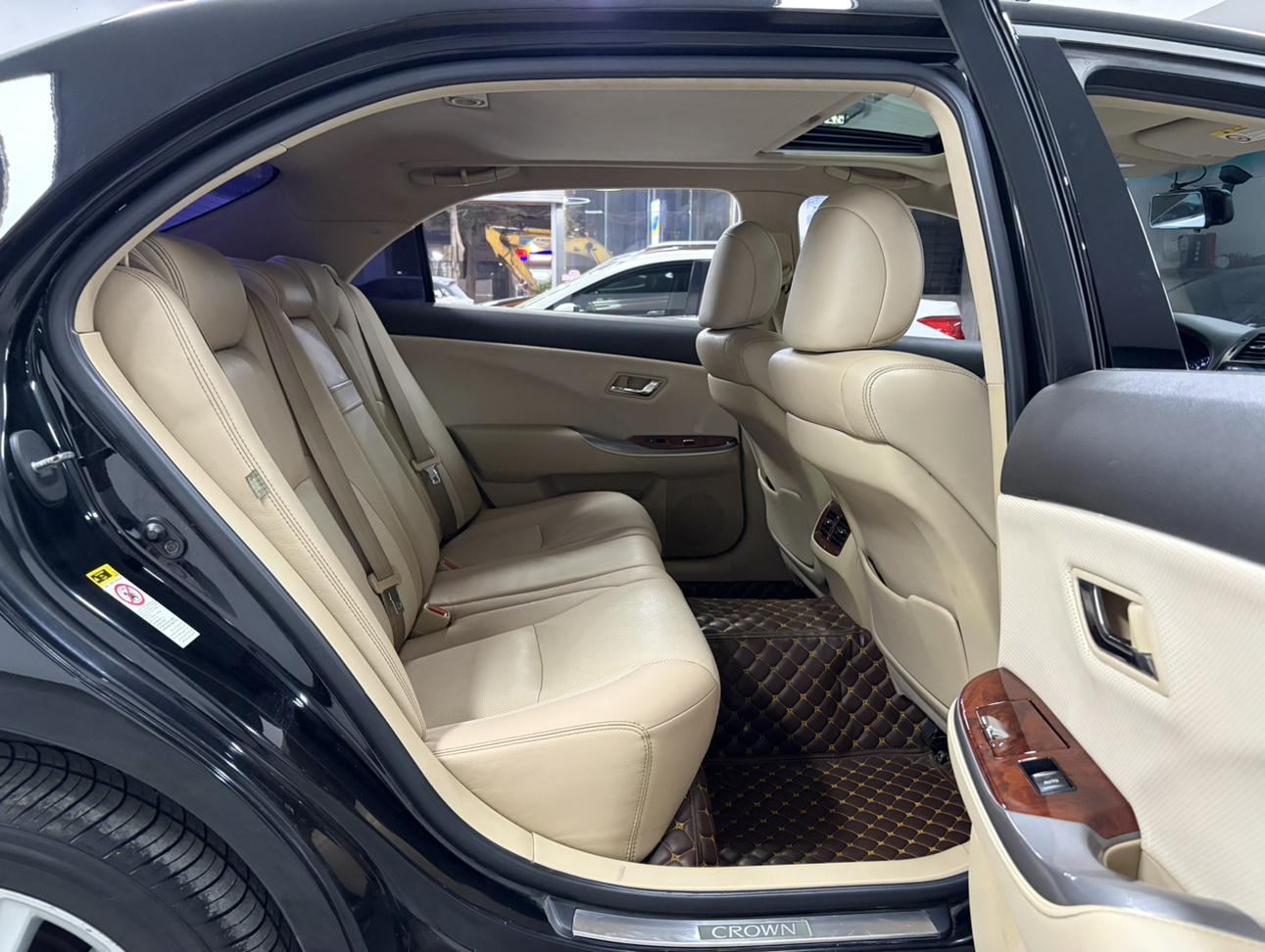 Toyota Crown 2014 thumb 6