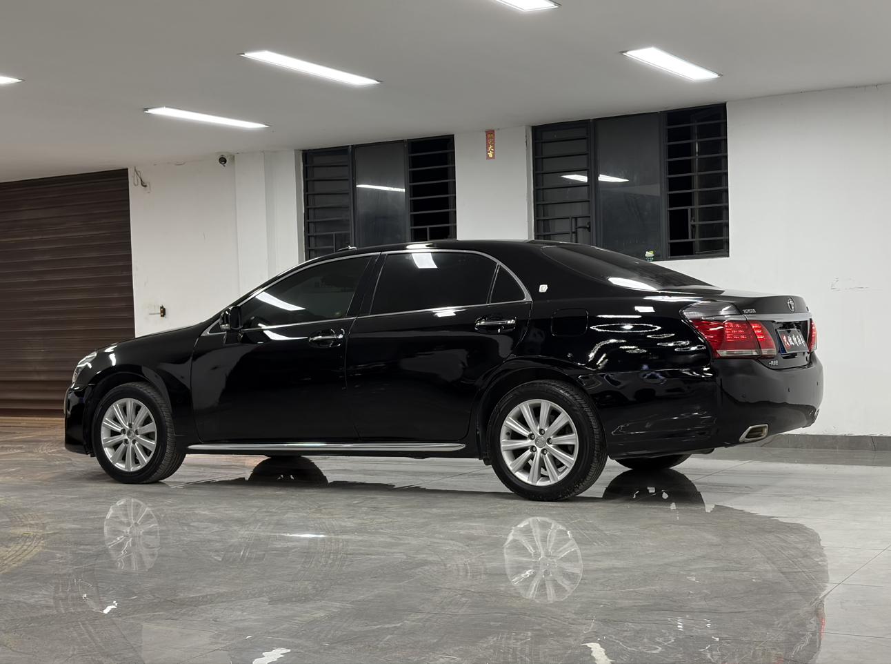 Toyota Crown 2014 thumb 10