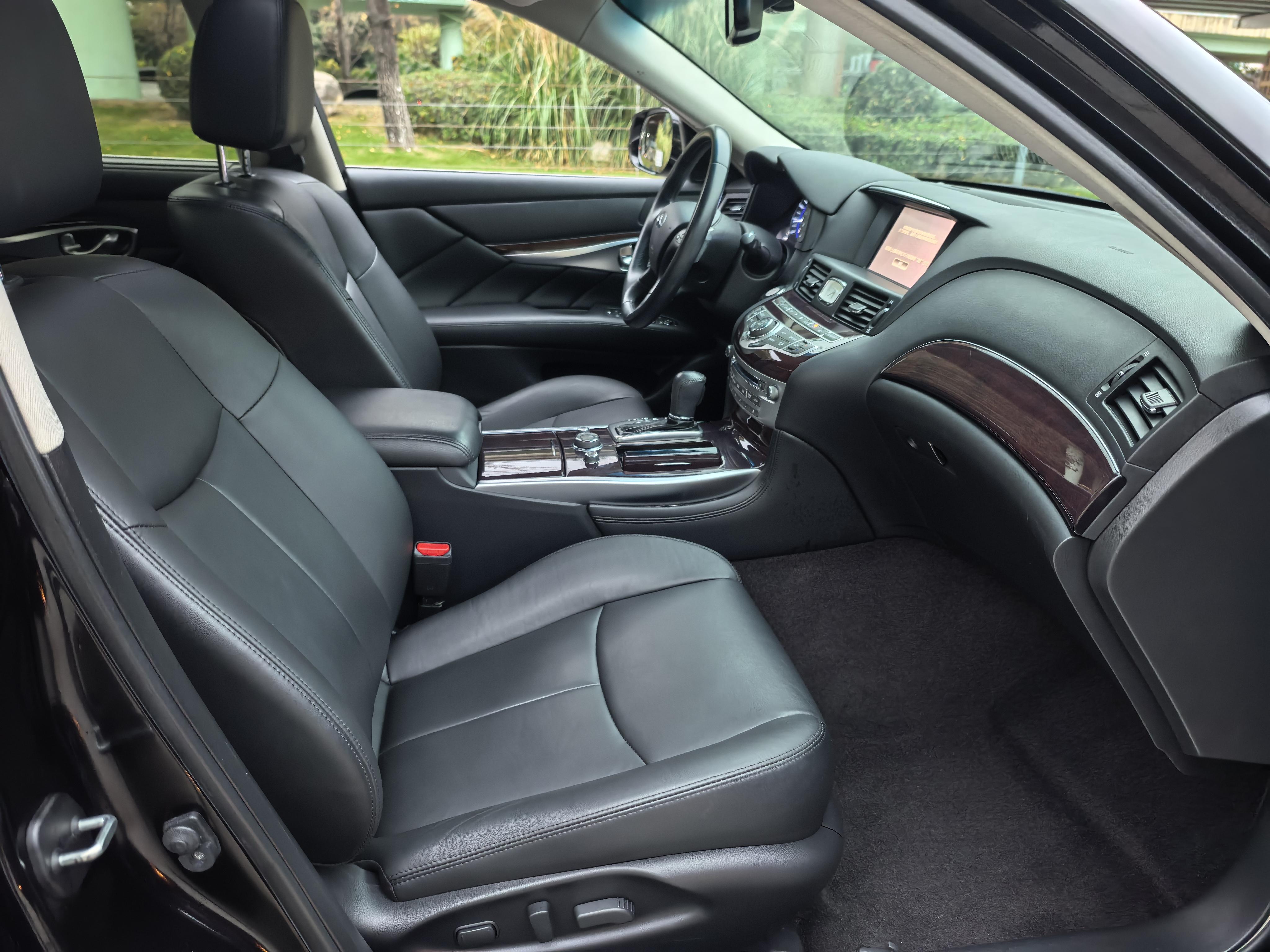 Infiniti Q70 2020 thumb 6