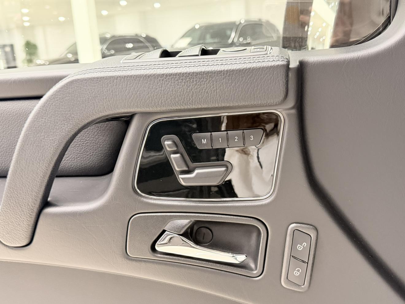 Mercedes-Benz G-Class 2017 thumb 4
