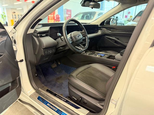 Ford Mondeo 2022 thumb 4