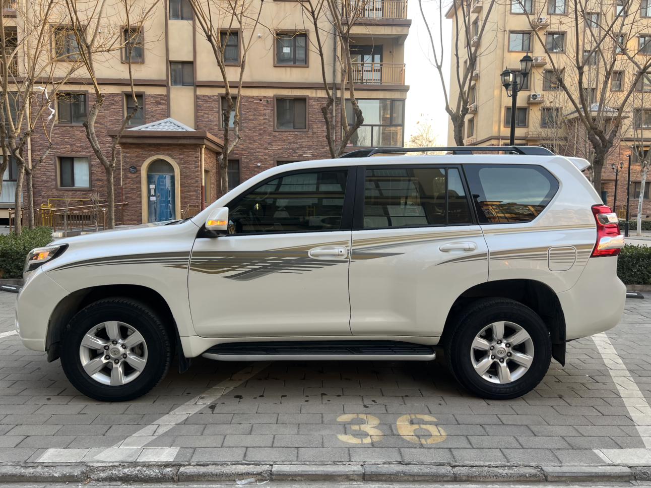 Toyota Land Cruiser Prado 2017 thumb 10