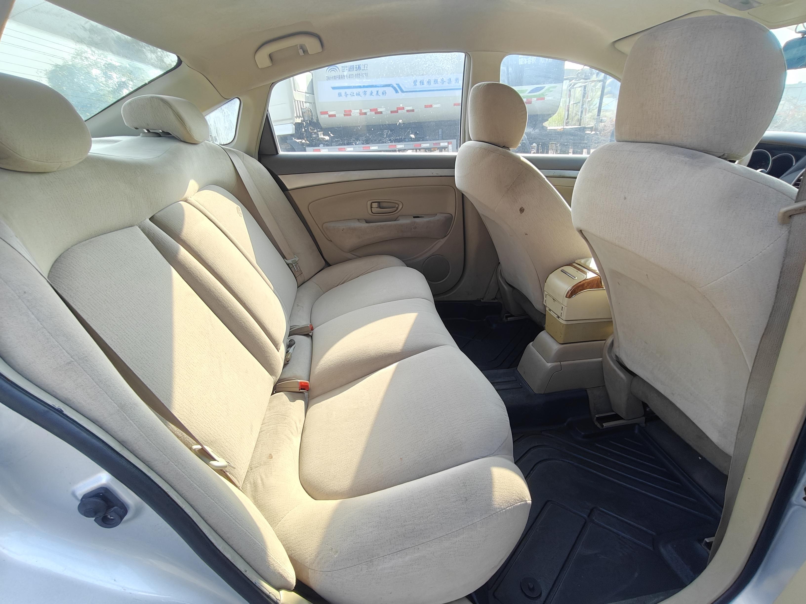 Nissan Sylphy 2015 thumb 8