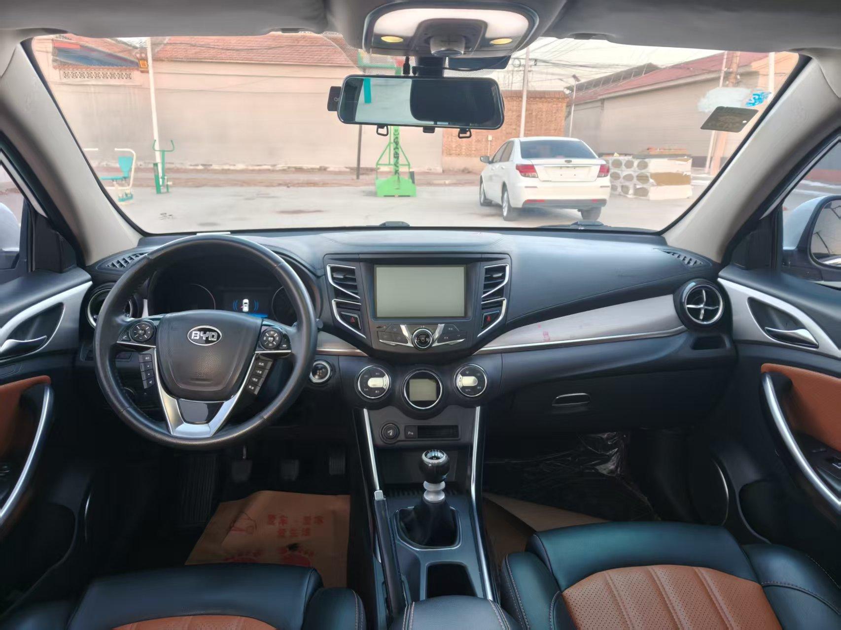 BYD Song 2016 thumb 6