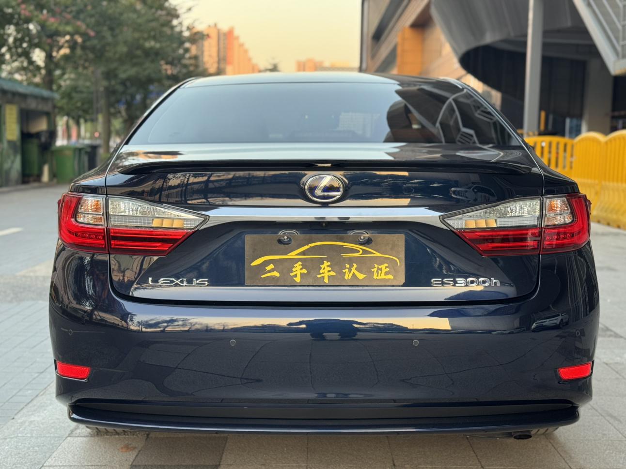 Lexus ES 2018 thumb 3