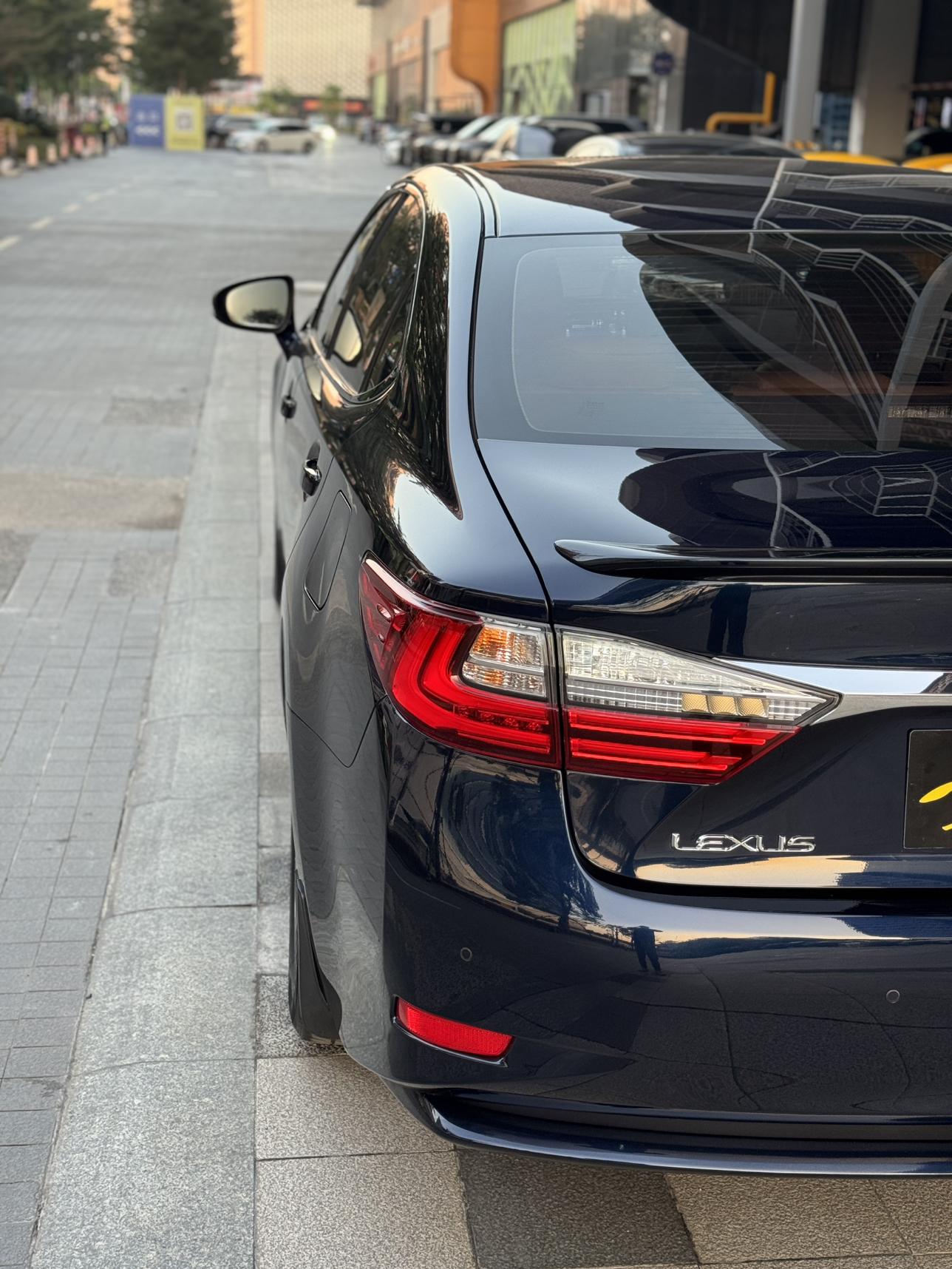 Lexus ES 2018 thumb 6