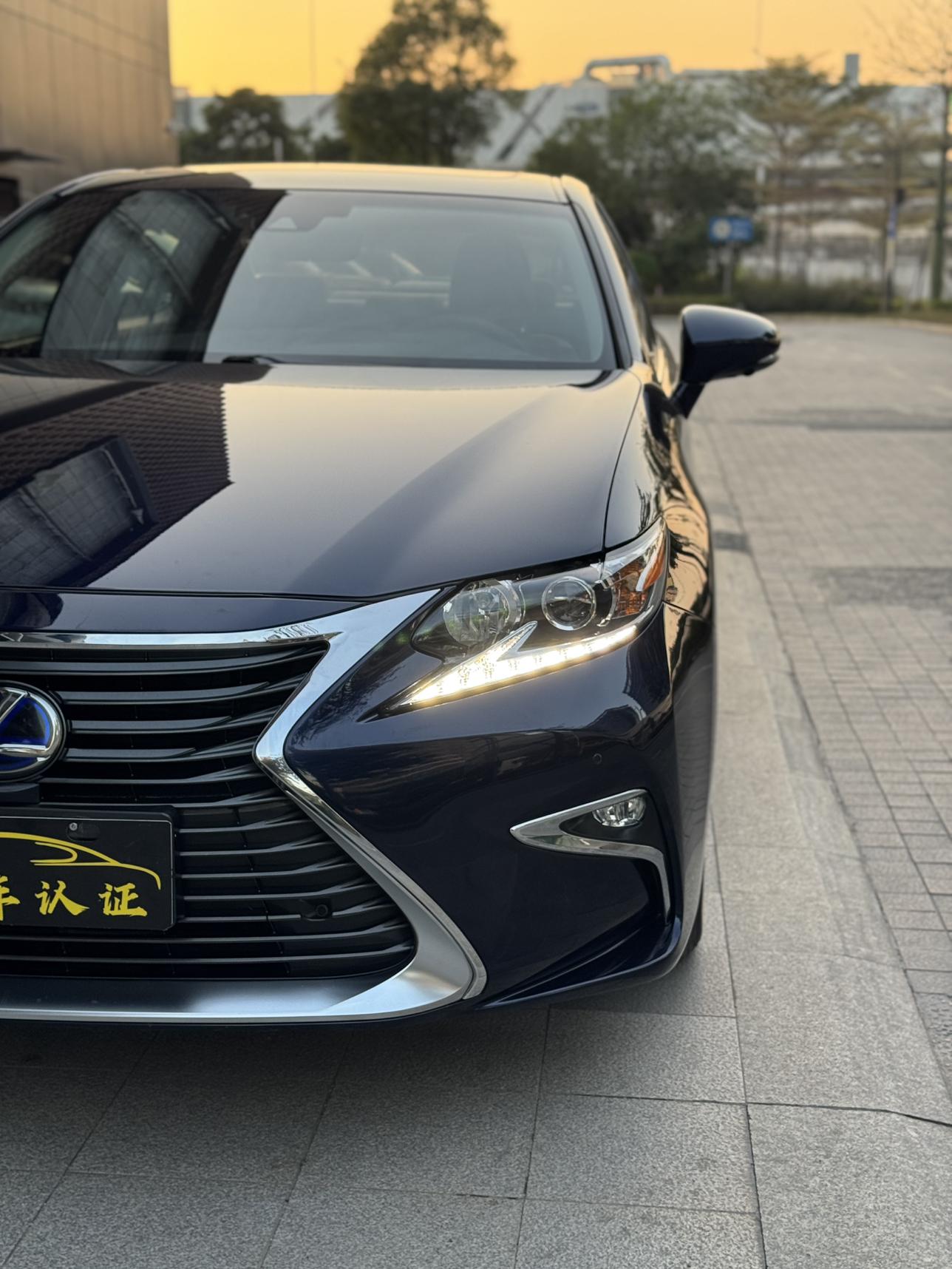 Lexus ES 2018 thumb 11