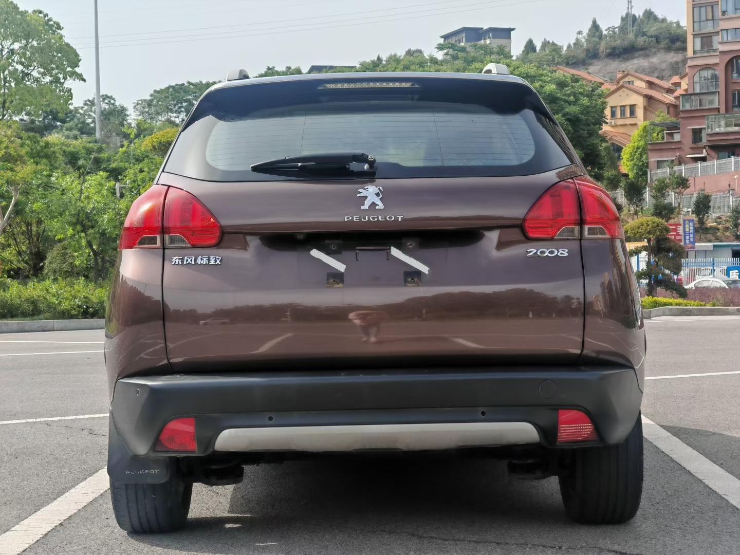 Peugeot 2008 2015 thumb 10