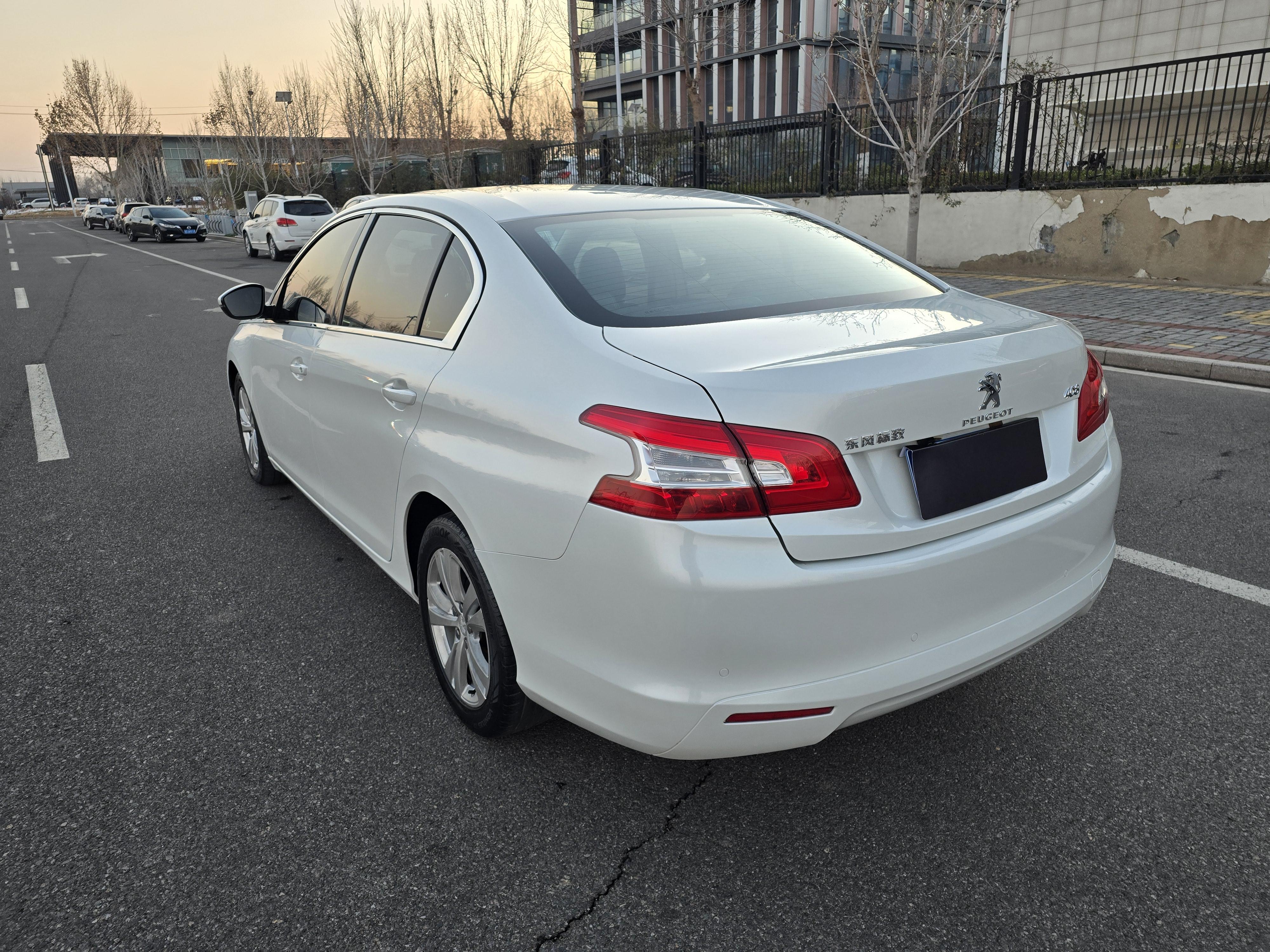 Peugeot 408 2015 thumb 2