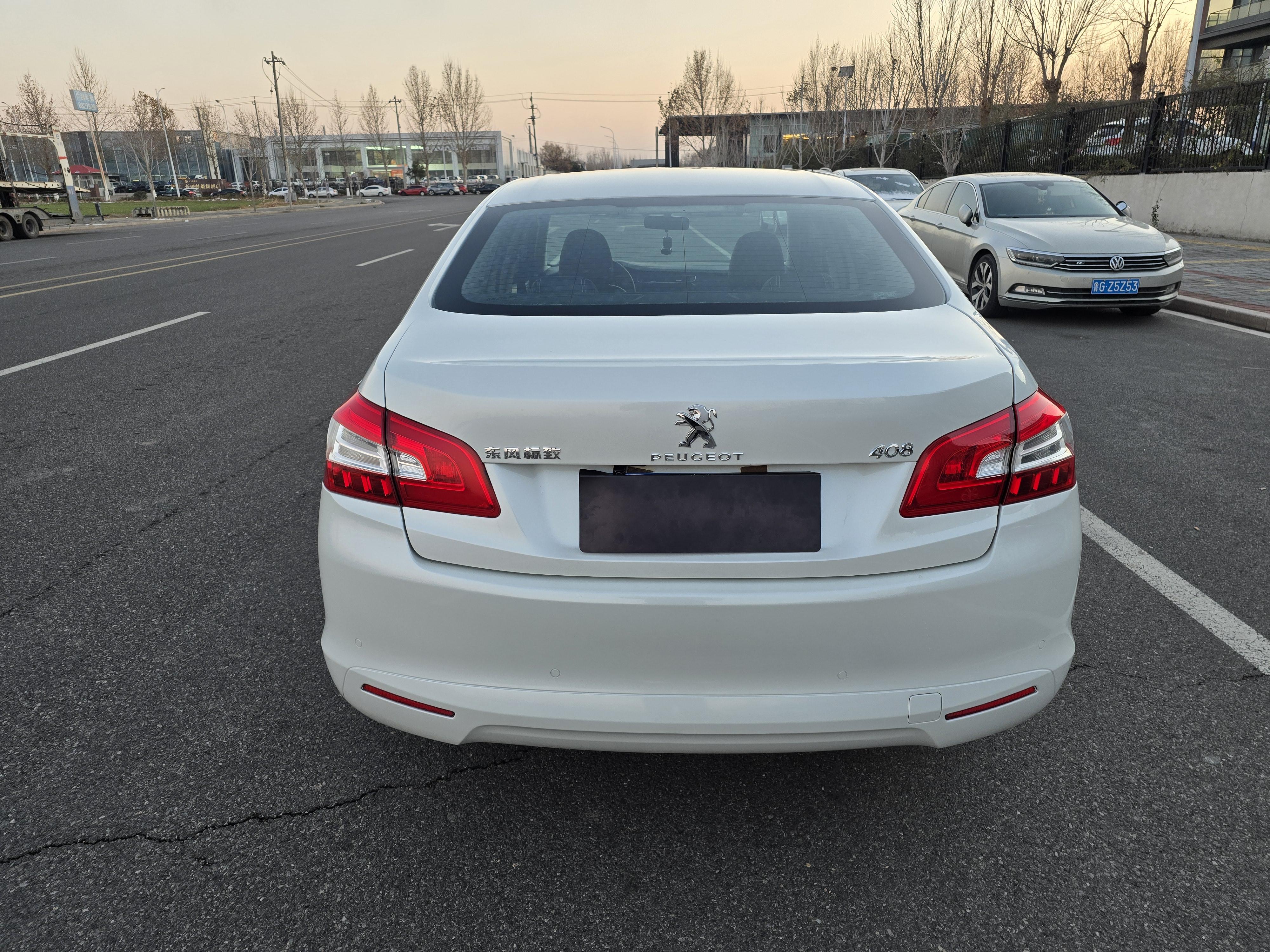Peugeot 408 2015 thumb 3