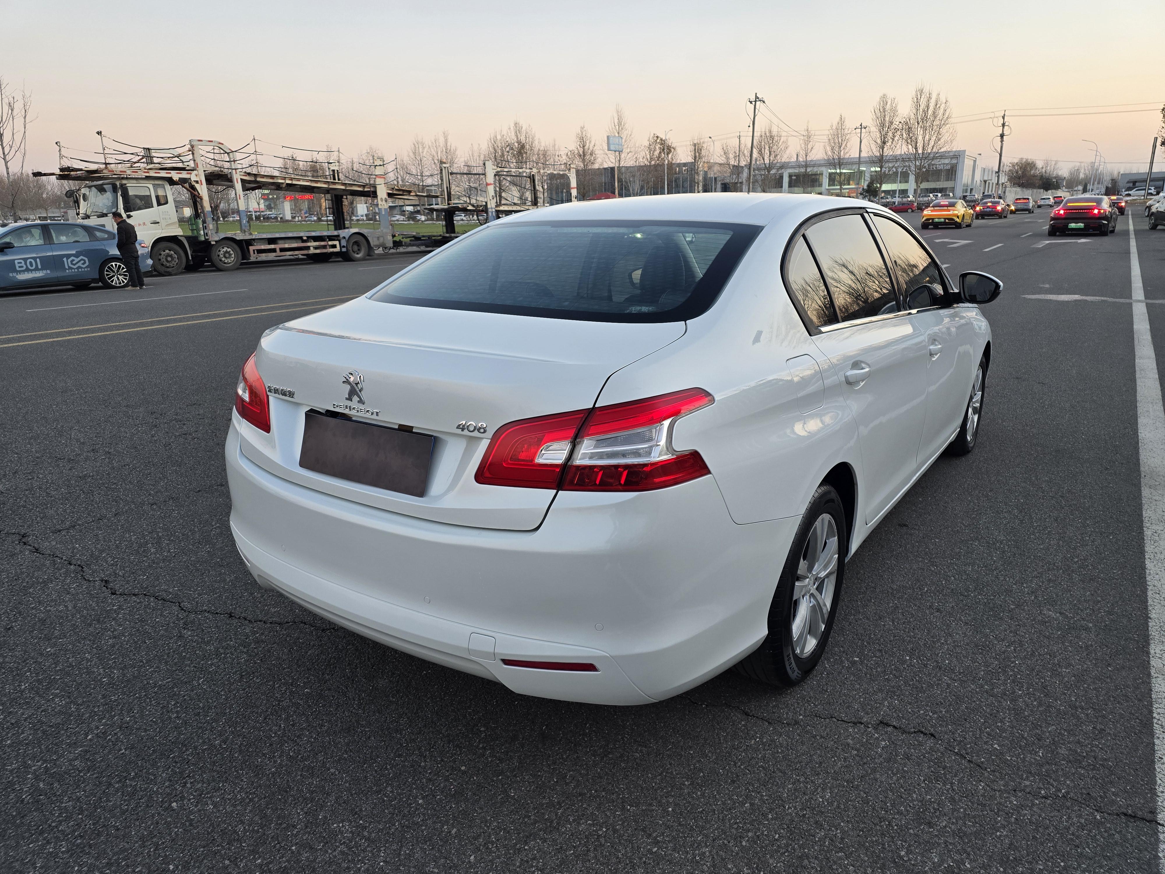 Peugeot 408 2015 thumb 4