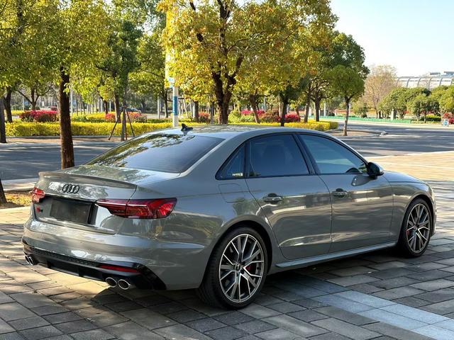Audi S4 2023 thumb 6