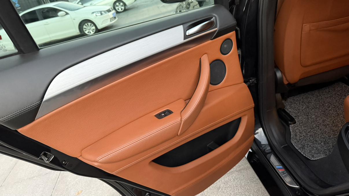 BMW X6 M 2011 thumb 7