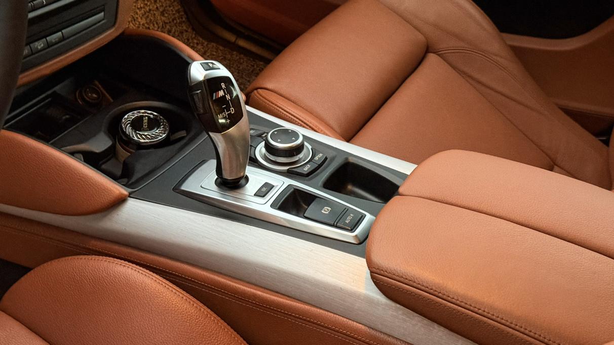 BMW X6 M 2011 thumb 11