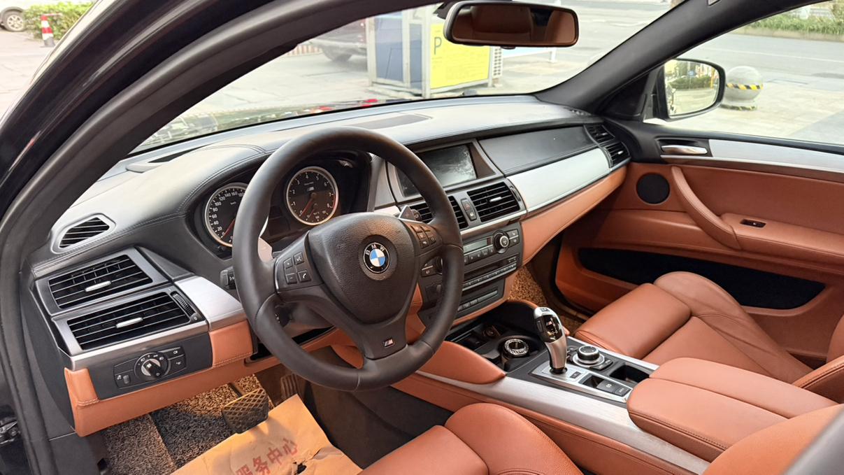 BMW X6 M 2011 thumb 12