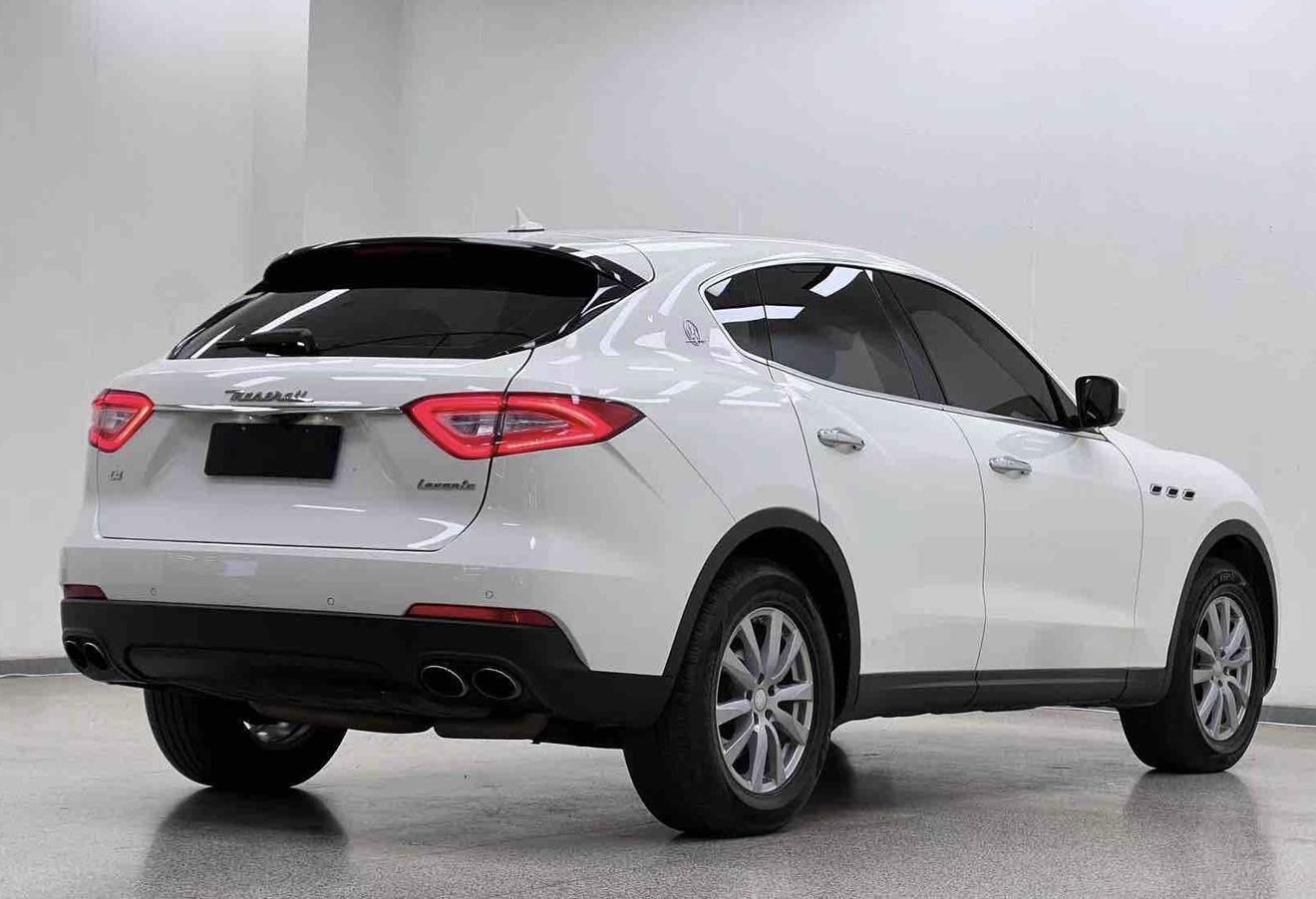 Maserati Levante 2018 thumb 5