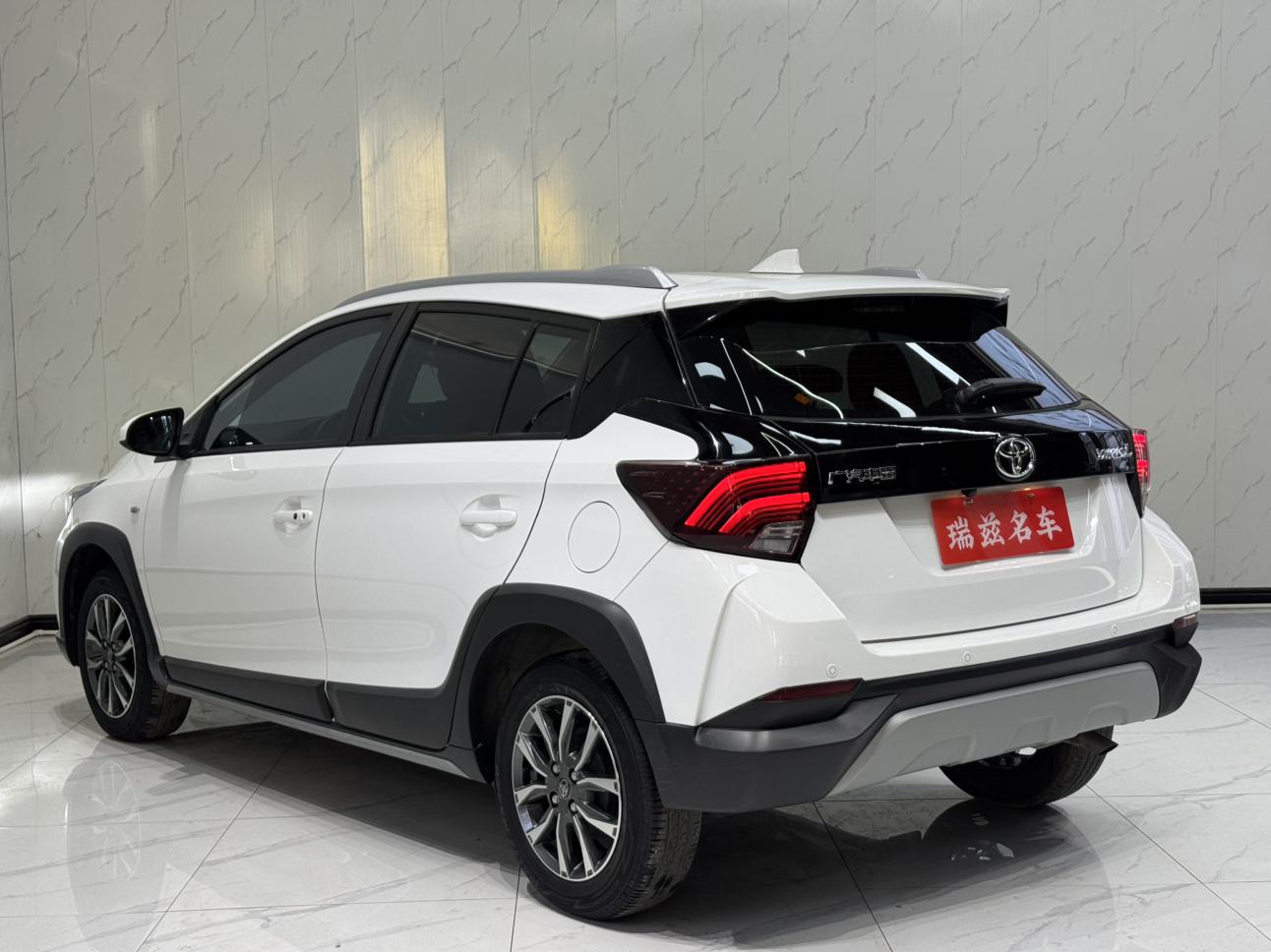 Toyota Yaris 2022 thumb 2