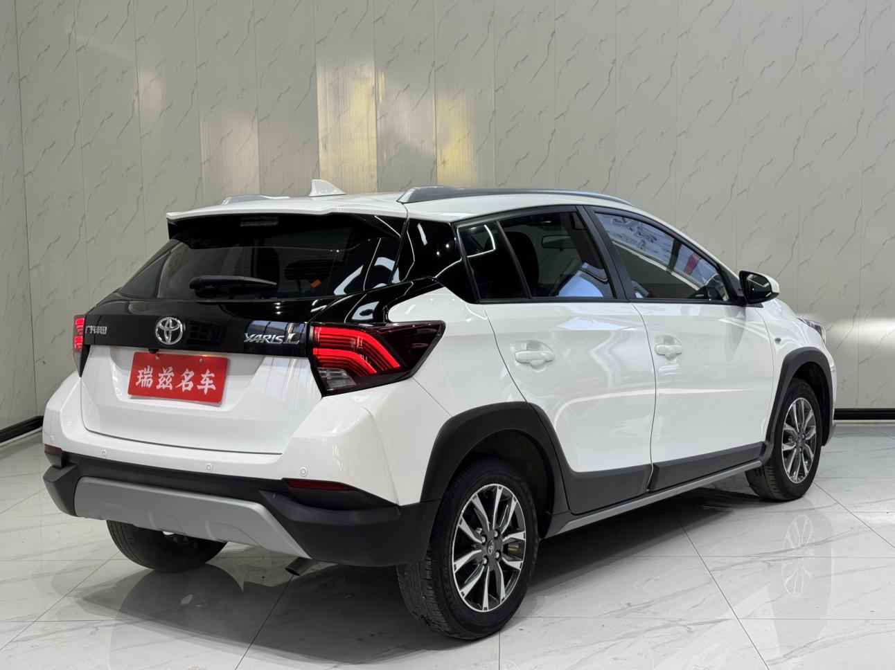 Toyota Yaris 2022 thumb 4