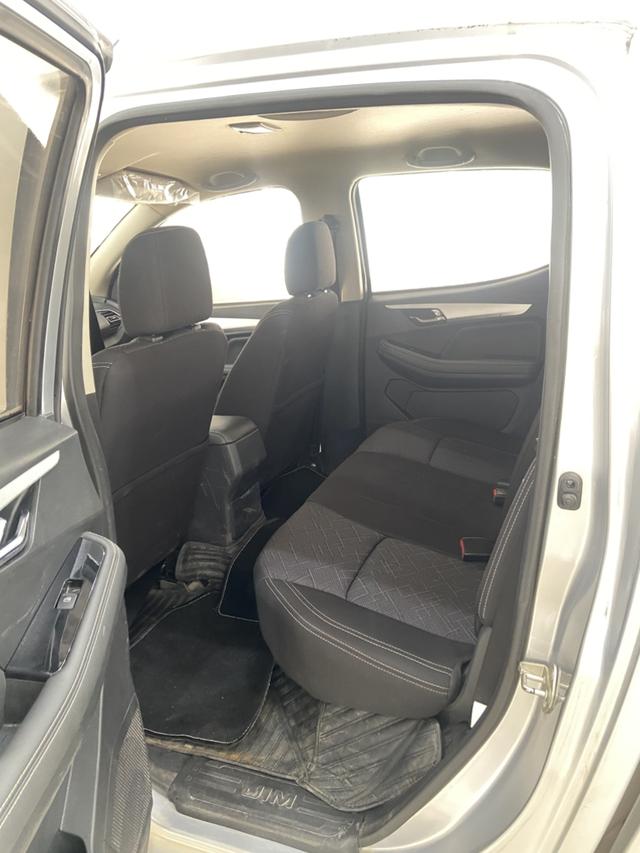 Isuzu RE-MAX 2020 thumb 5