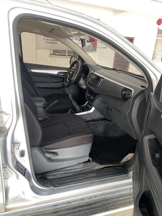 Isuzu RE-MAX 2020 thumb 6