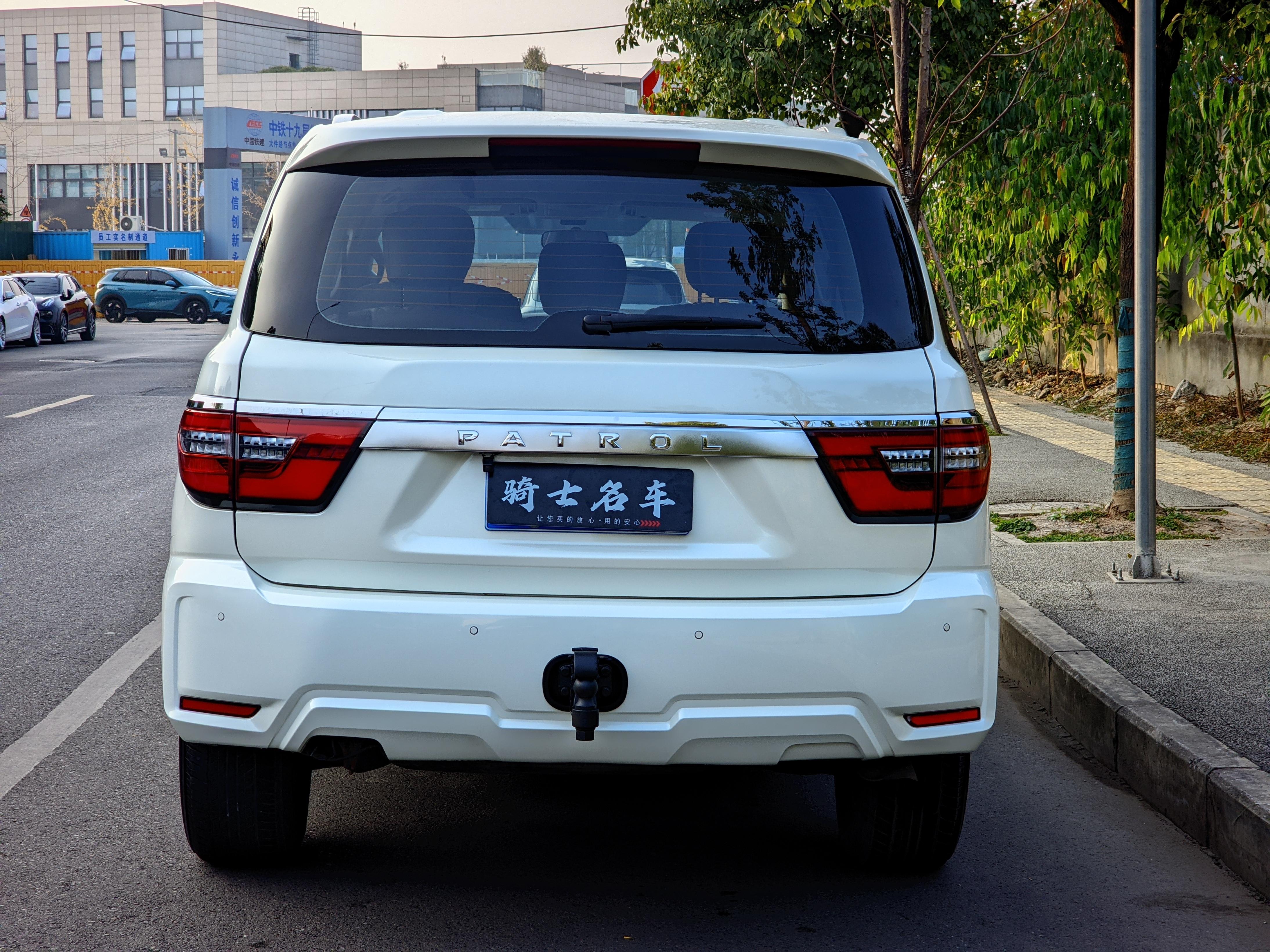 Nissan Patrol 2017 thumb 3
