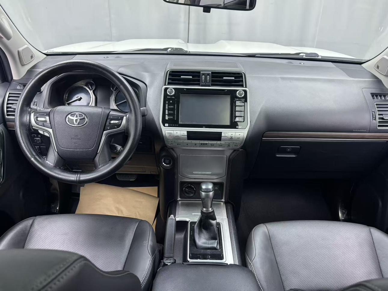 Toyota Land Cruiser Prado 2018 thumb 5