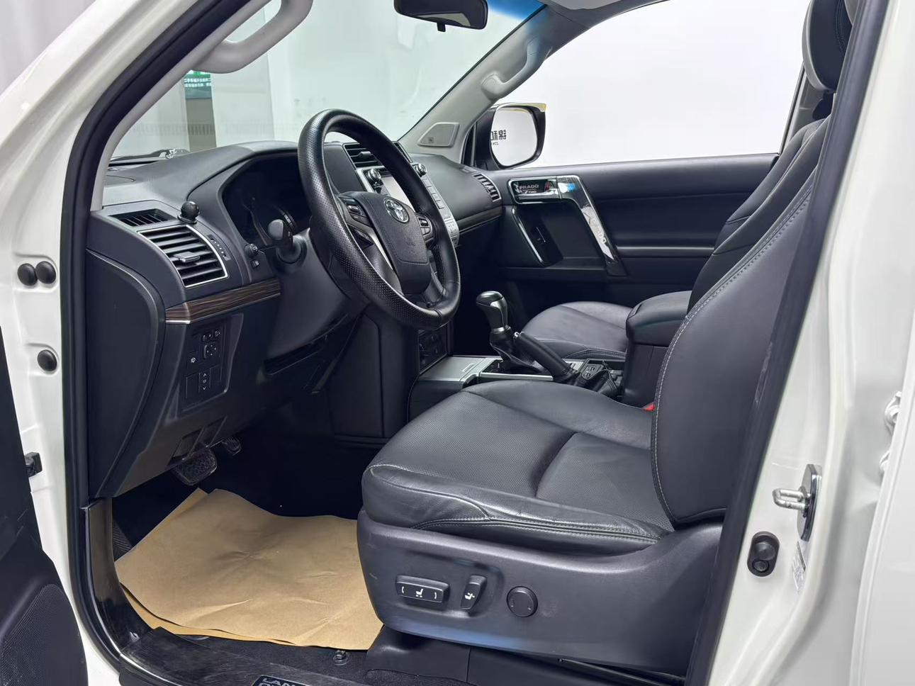 Toyota Land Cruiser Prado 2018 thumb 6