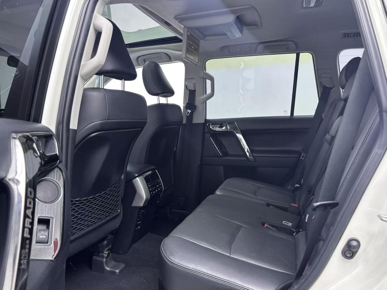 Toyota Land Cruiser Prado 2018 thumb 7
