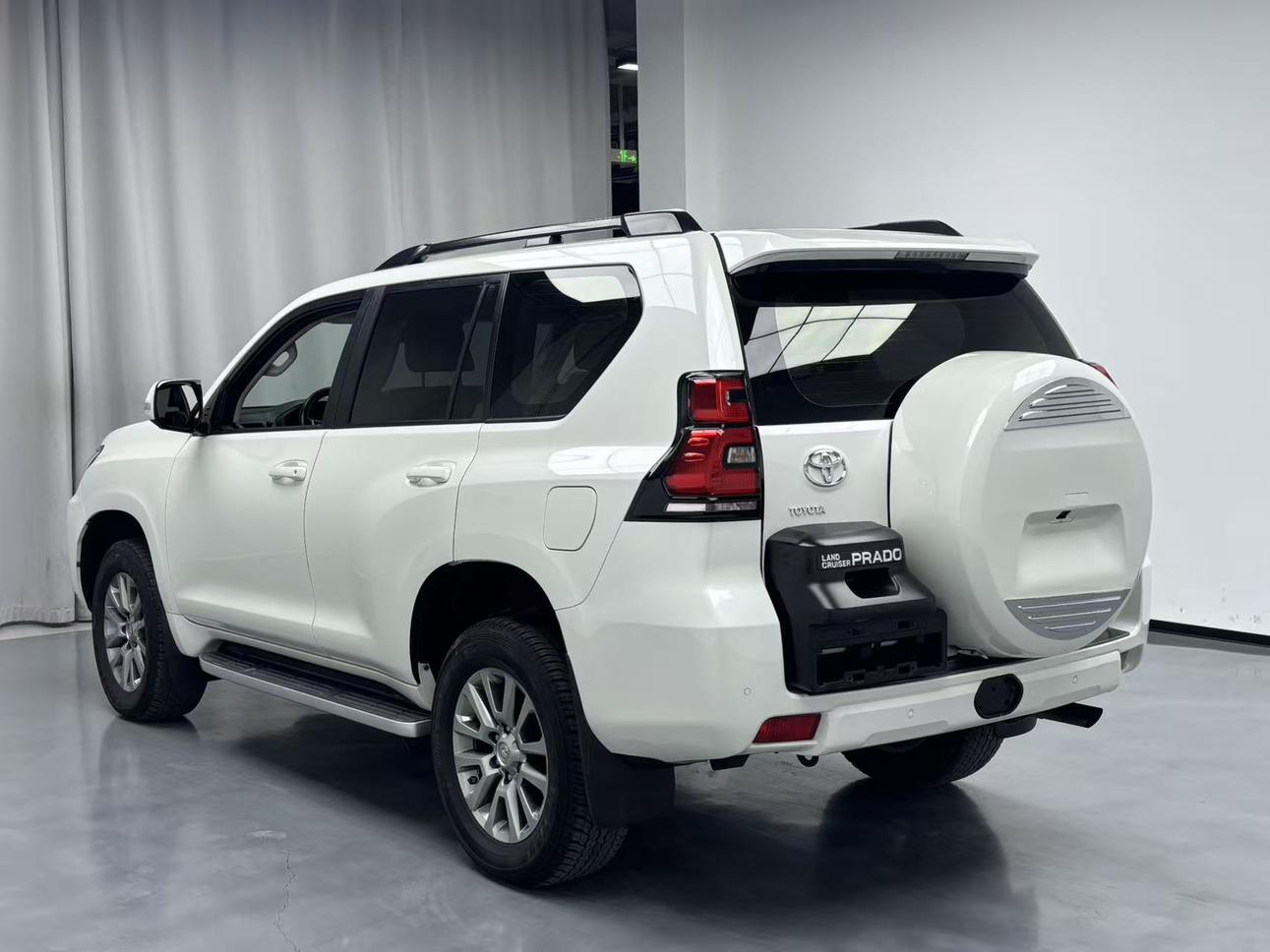 Toyota Land Cruiser Prado 2018 thumb 11
