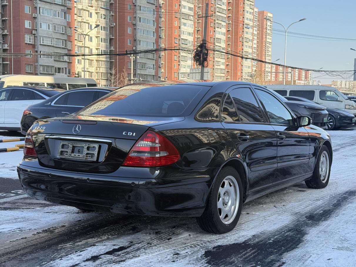 Mercedes-Benz E-Class 2004 thumb 4