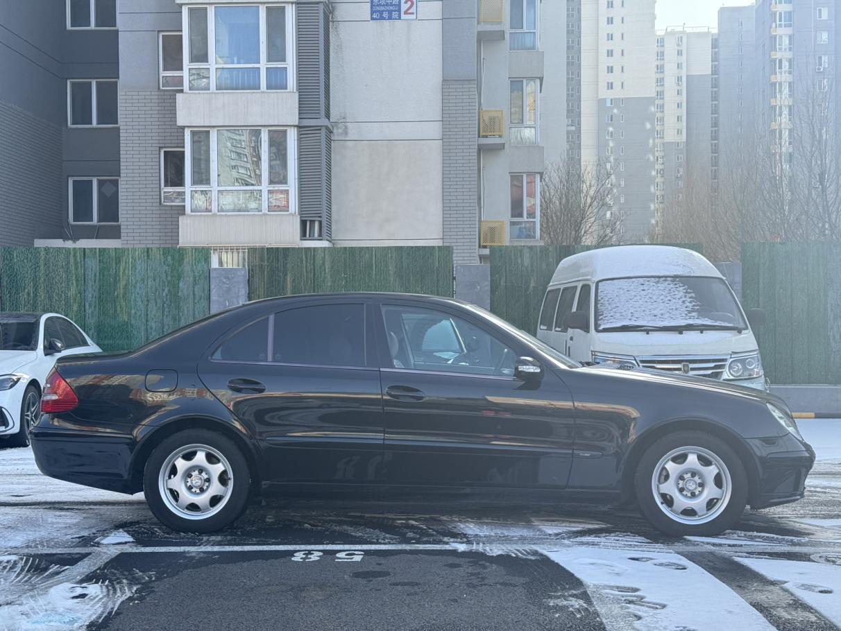 Mercedes-Benz E-Class 2004 thumb 5